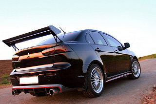 Пороги (2.0 Intense) Mitsubishi Lancer X (2007-2016) + УСТАНОВОЧНЫЙ КОМПЛЕКТ