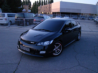 Решетка радиатора (БЕЗ СЕТКИ) "Mugen Style" Honda Civic 4D (2006-2009) + УСТАНОВОЧНЫЙ КОМПЛЕКТ